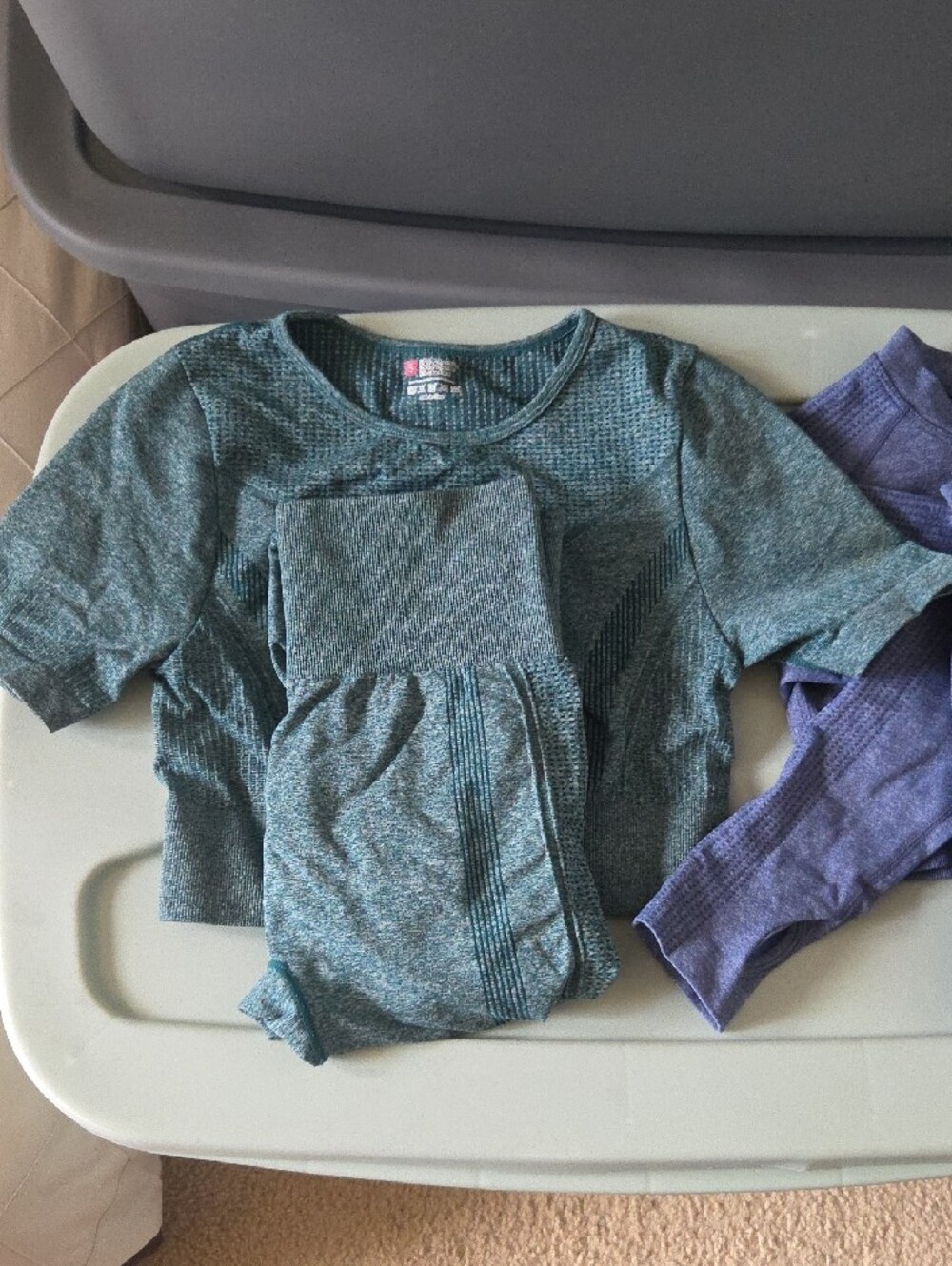 Seamless Workout Set - Teal Top & Lavender Leggings - Picture 6 of 7